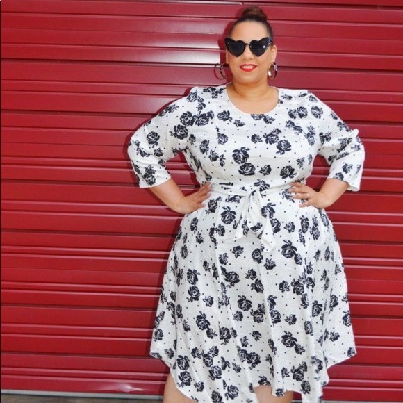 WARM NEUTRALS PLUS SIZE MYSTERY BOX 5 PIECES - Picture 10 of 17